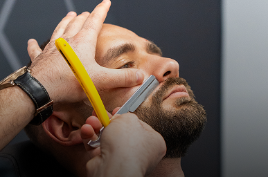 beard-trimming-services-ritz-barber-shop